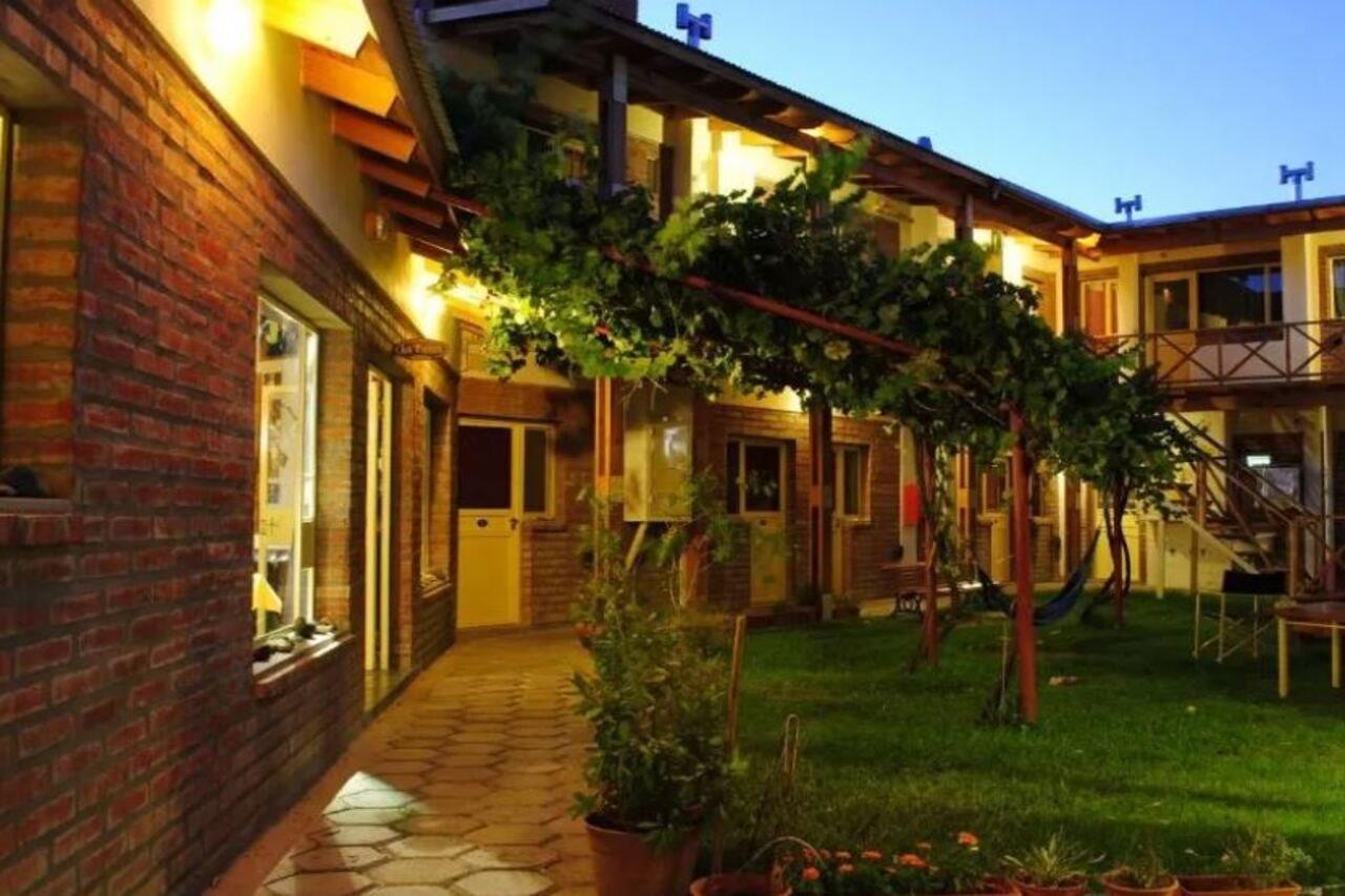 La Tosca Hostel Πουέρτο Μαντρίν Εξωτερικό φωτογραφία