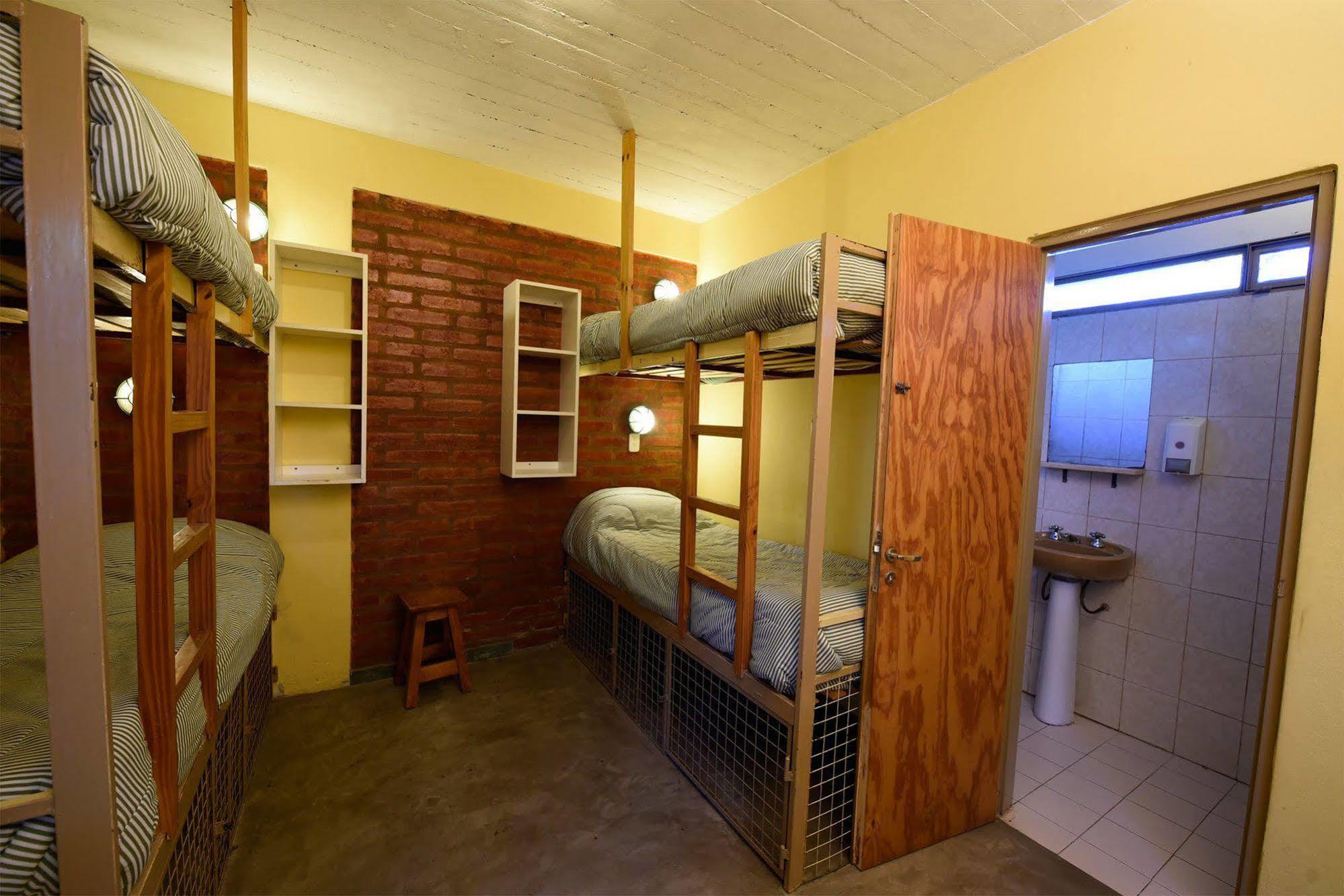 La Tosca Hostel Πουέρτο Μαντρίν Εξωτερικό φωτογραφία