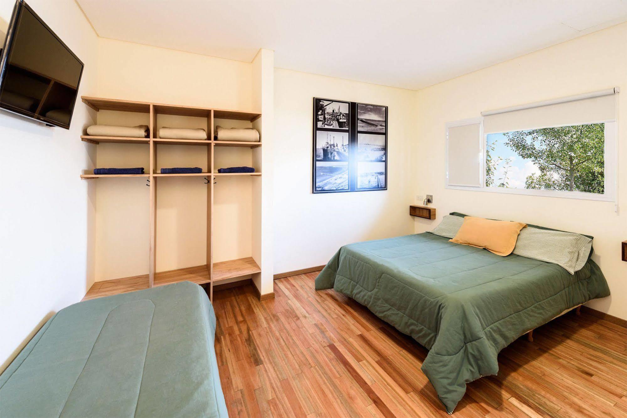La Tosca Hostel Πουέρτο Μαντρίν Εξωτερικό φωτογραφία