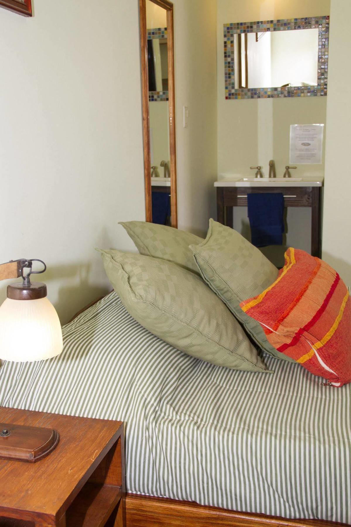 La Tosca Hostel Πουέρτο Μαντρίν Εξωτερικό φωτογραφία