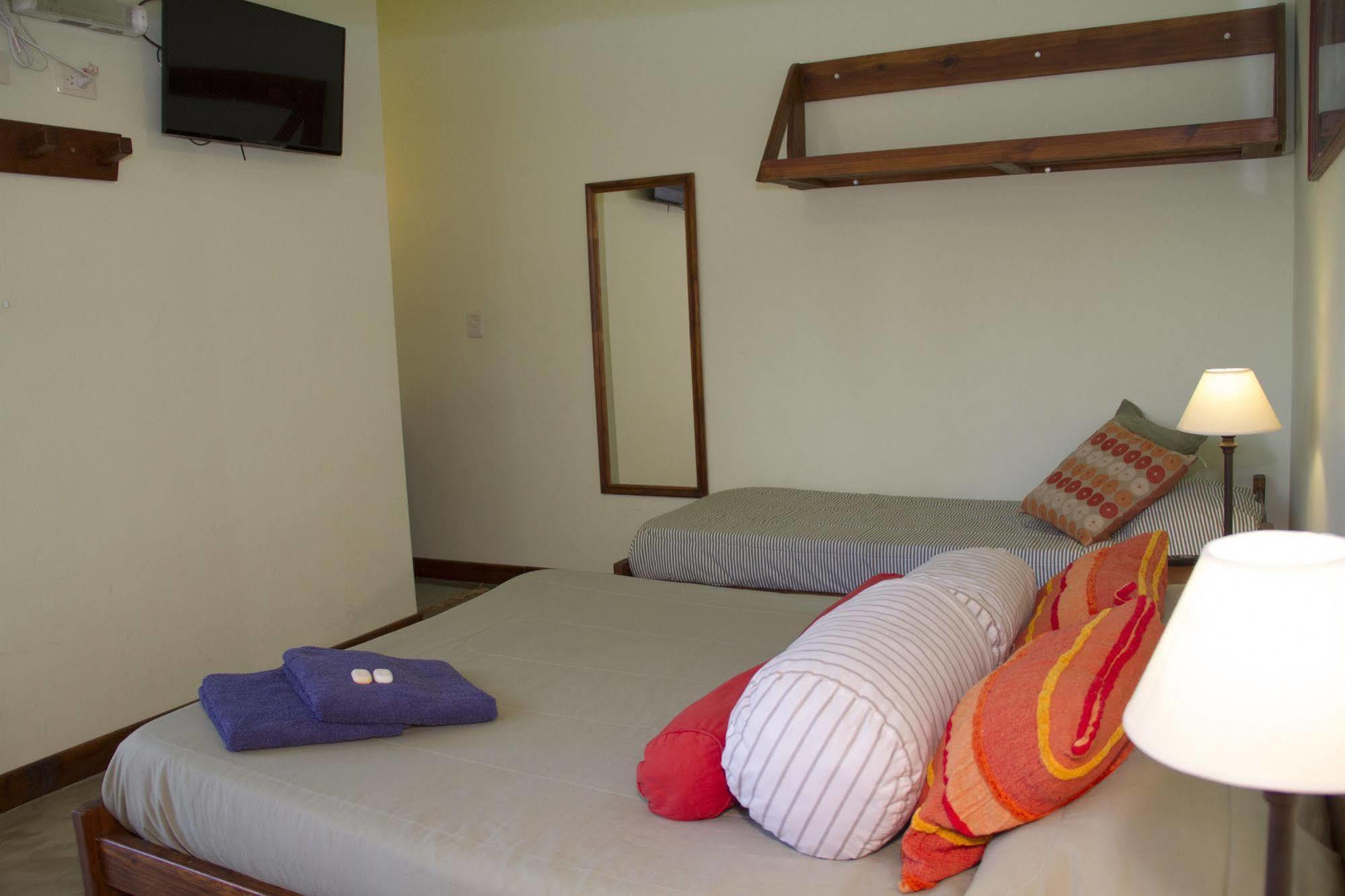 La Tosca Hostel Πουέρτο Μαντρίν Εξωτερικό φωτογραφία