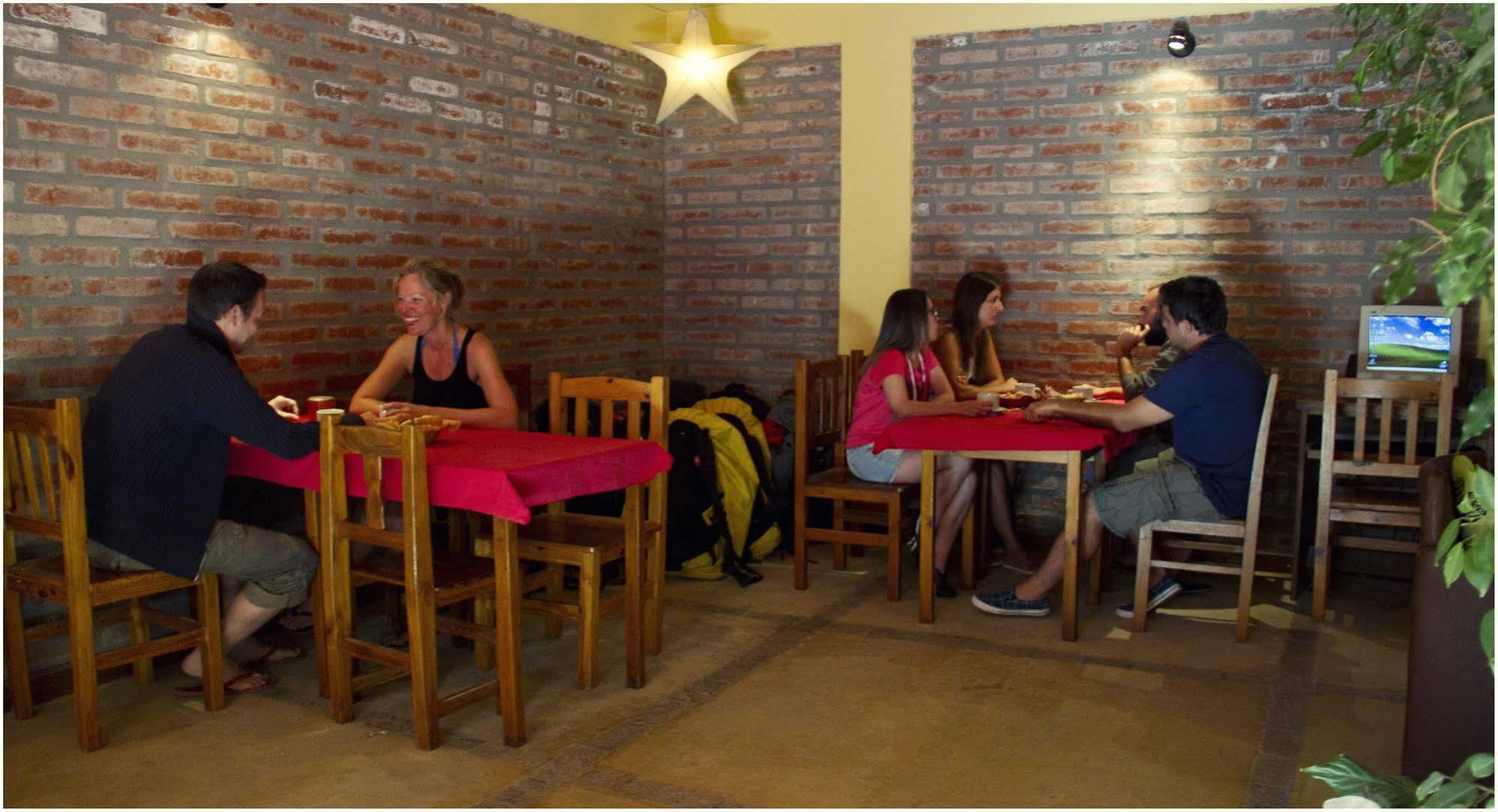 La Tosca Hostel Πουέρτο Μαντρίν Εξωτερικό φωτογραφία
